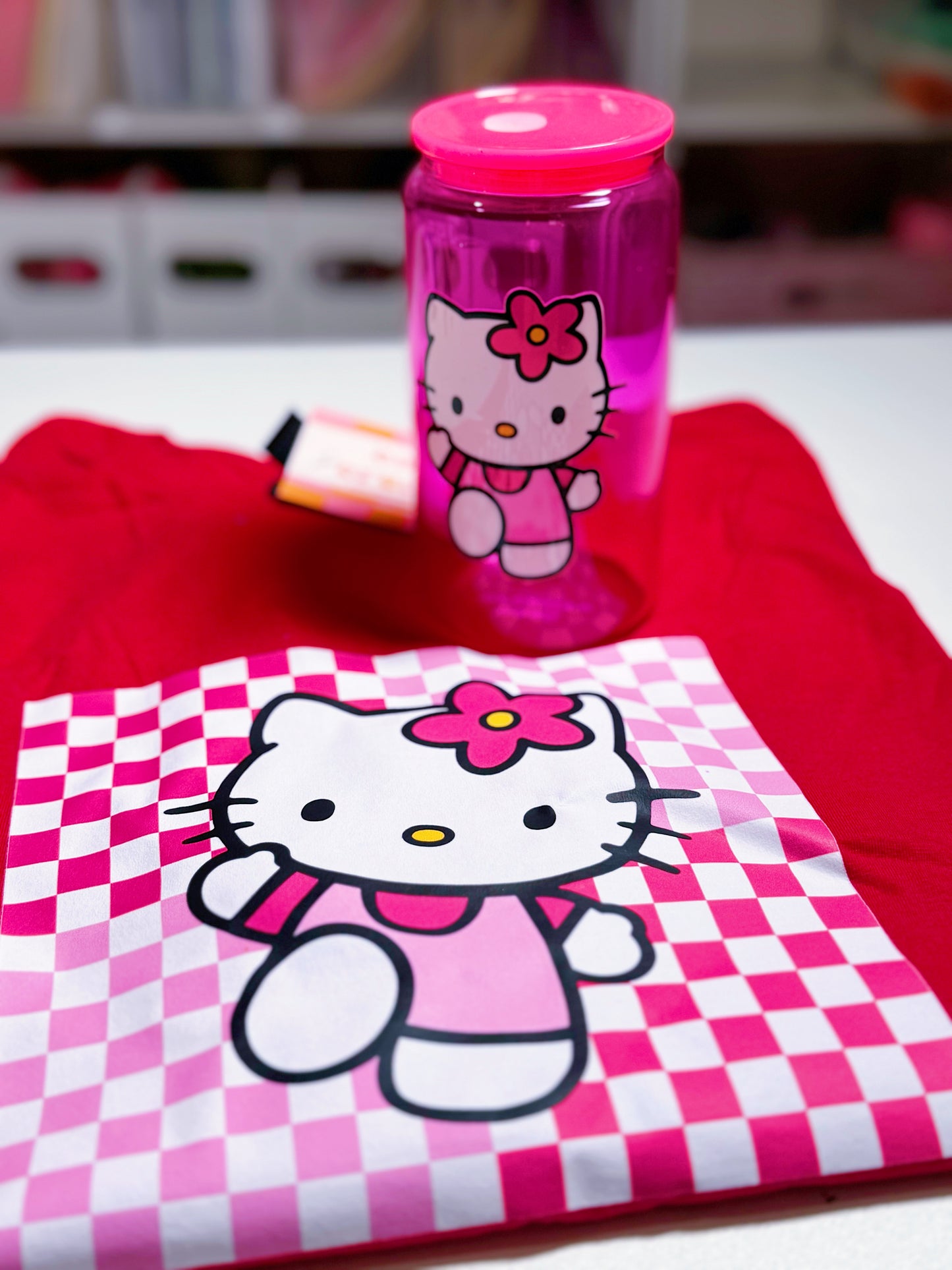 SALE Adult t-shirt : Hello Kitty Checkered